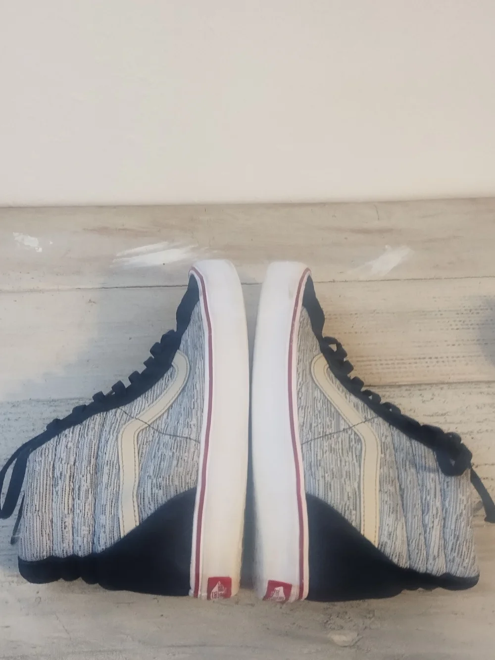 Vans Sk8-Hi Reissue  mens size 10 some scratches open to offers